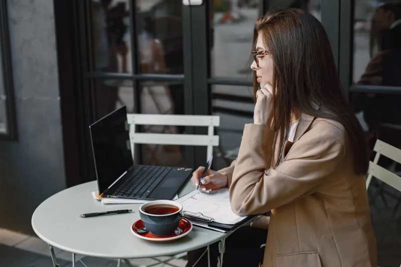 Go Narrow or Go Home: Why the Most Profitable Affiliate Creators Own a Tiny Corner of the Internet